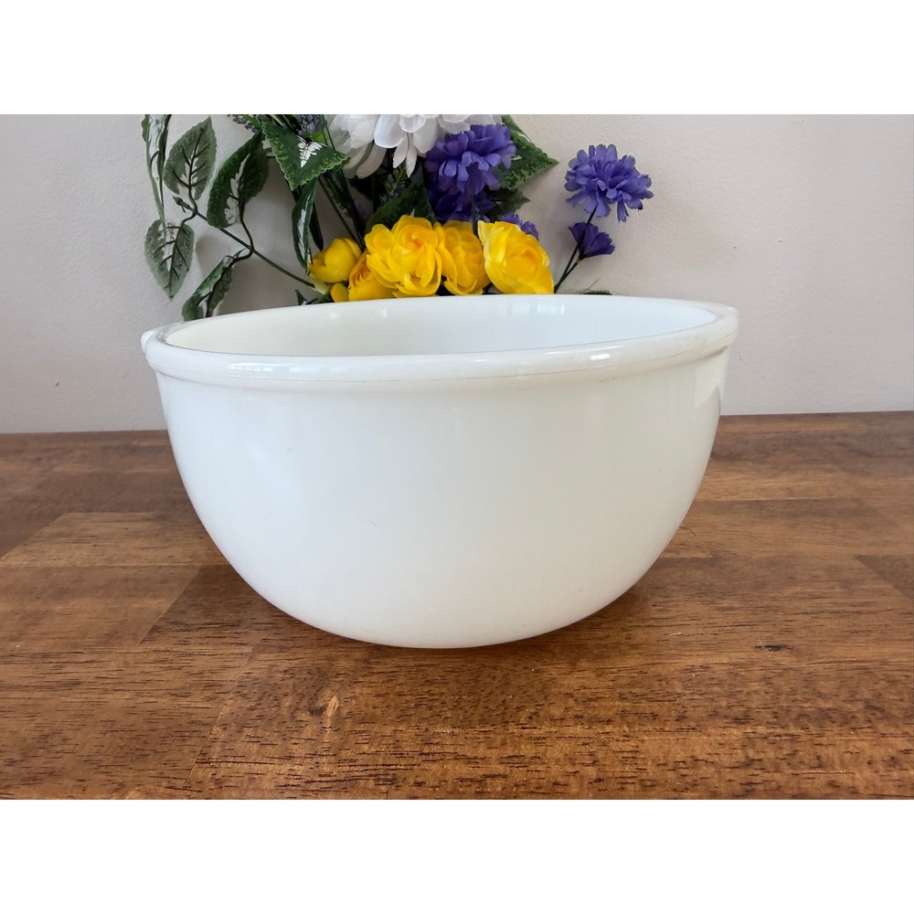Vintage Glasbake B108 84 oz Milk Glass Mixing Bowl Sunbeam USA Farmhouse Kitchen